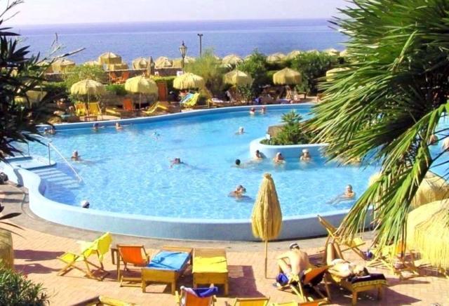 ostrov Ischia · letovisko Forio - termálne kúpele Poseidonove z
