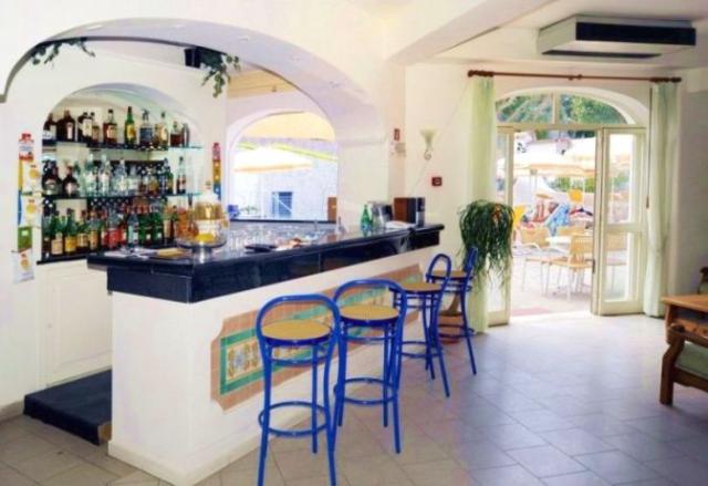 ostrov Ischia · letovisko Forio - bar hotela Park Victoria