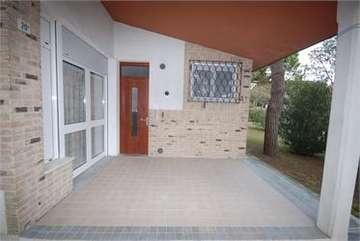 Villaggio Laura R