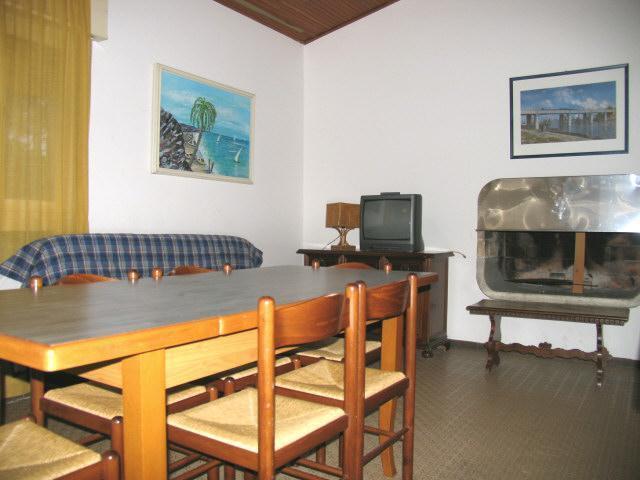 Villaggio Laura R