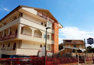 Alexander Hotel