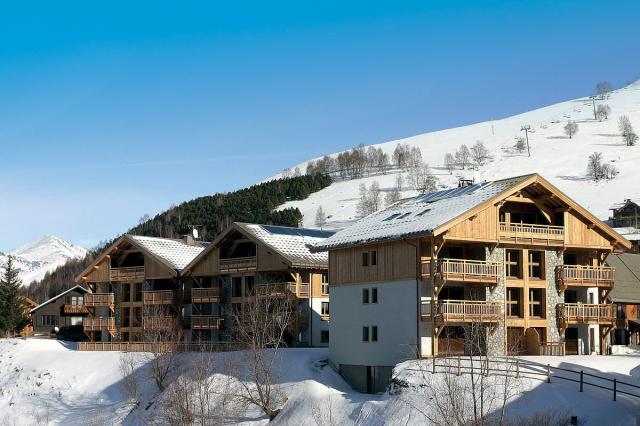 01_FR_Les2Alpes_Goleon_ ext02.jpg