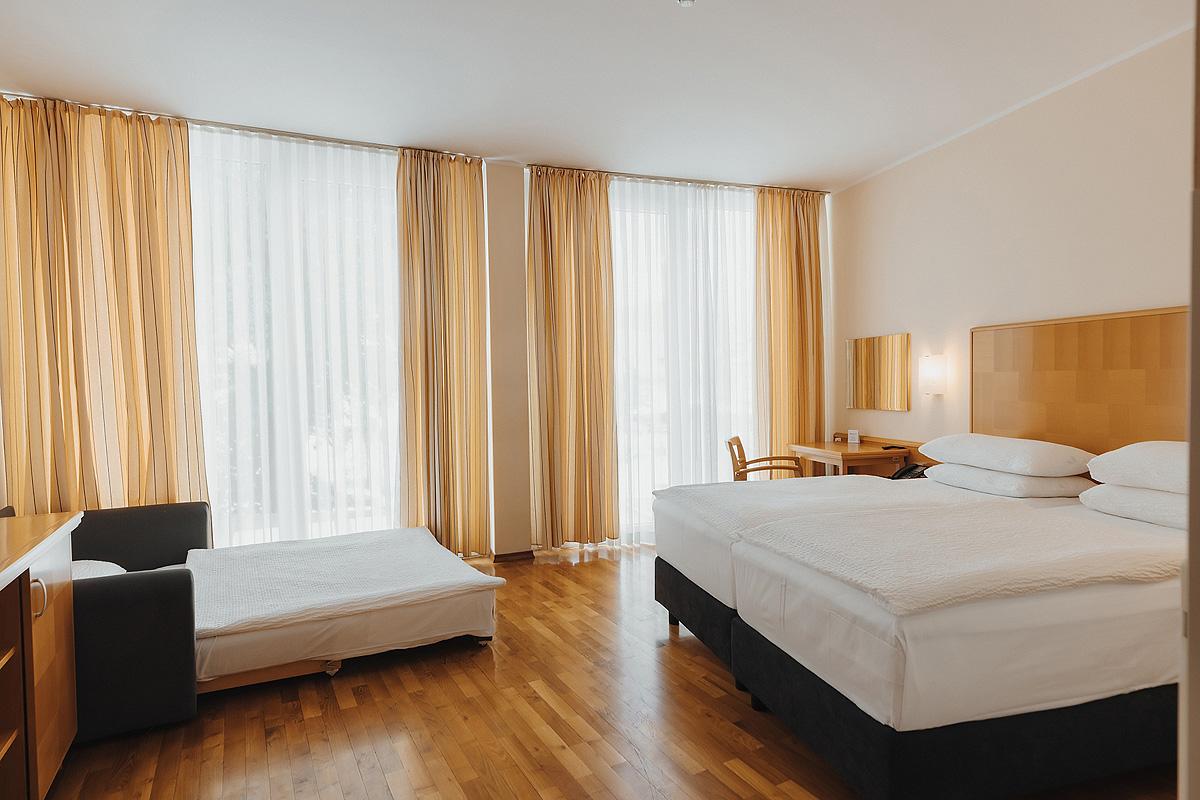 Ramada Hotel & Suites
