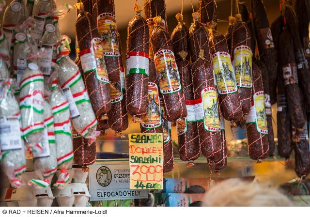 Budapest - MarkthalleMarket hall.jpg
