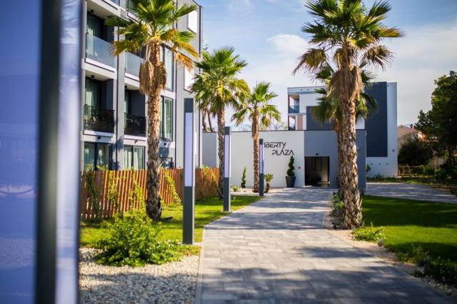 Liberty Plaza hotel - pokoj Deluxe BP - Novalja (ostrov Pag) -