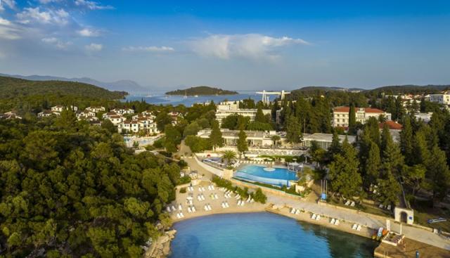 Port 9 Resort