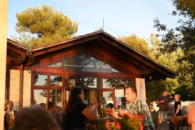 Bi Village Resort Holiday Home - Restaurace Alla Pineta - Fažan