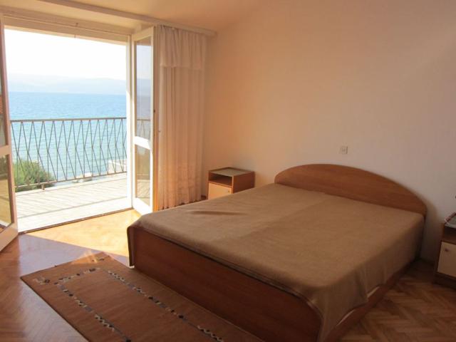 Vuković Davor - apartmán pro 6 osob, 1. řada - Omiš-Duće -  - C