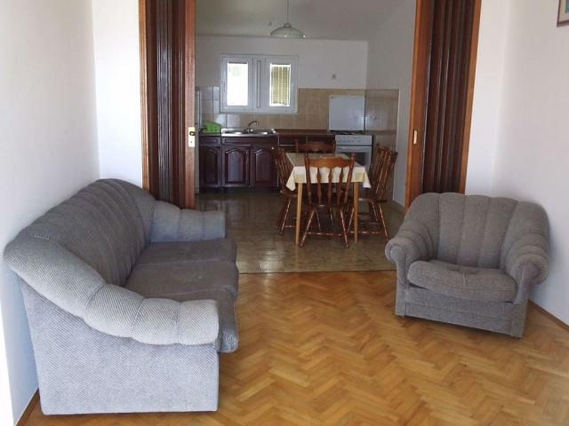 Vuković Davor - apartmán pro 6 osob, 1. řada - Omiš-Duće -  - C