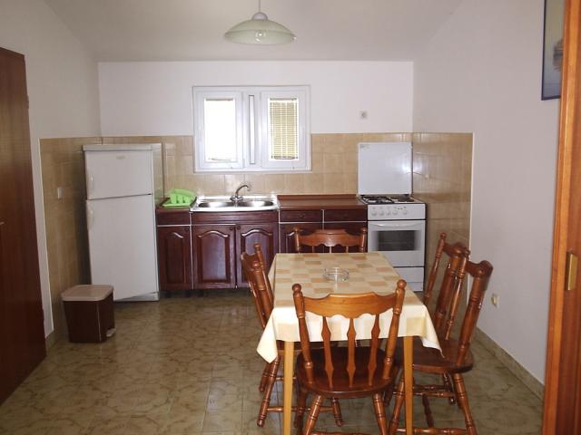 Vuković Davor - apartmán pro 6 osob, 1. řada - Omiš-Duće -  - C