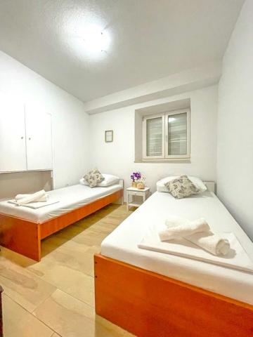 Mari i Kiara vila - apartmán 1/4 - Gradac -  - Chorvatsko