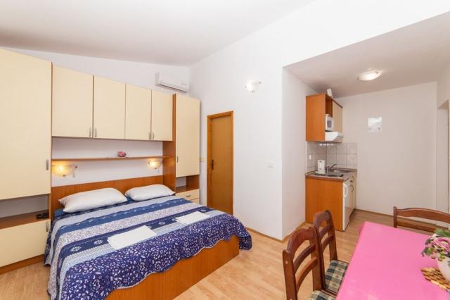Vila Neda-Maršić - až třílůžkové studio č. 6 - Gradac - Chorvat