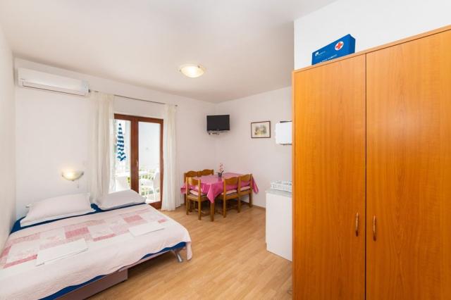 Vila Neda-Maršić - až pětilůžkový apartmán č. 3 - Gradac - Chor