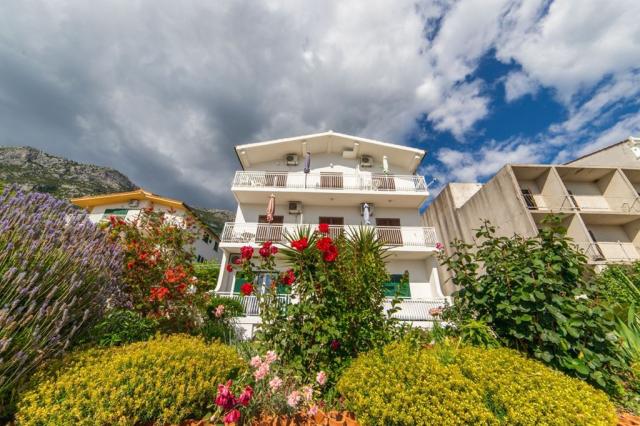 Vila Neda-Maršić - Gradac - Chorvatsko -  (5)