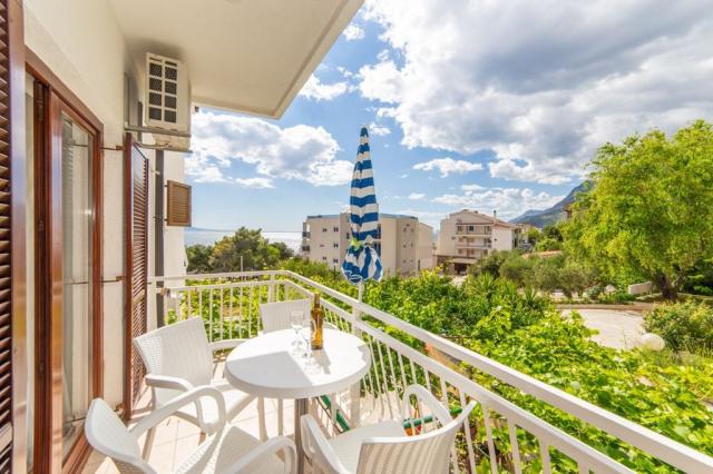 Vila Neda-Maršić - až pětilůžkový apartmán č. 3 - Gradac - Chor