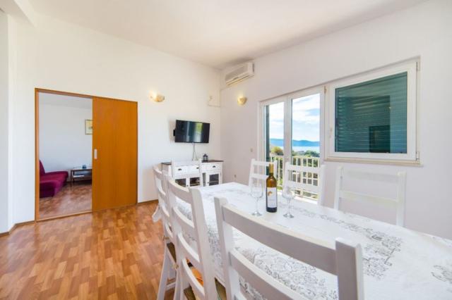 Slavena vila - apartmán pro 6-10 osob č. 8 - Gradac -  - Chorva