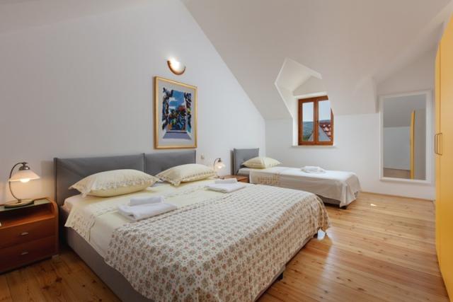 Dubrava vila - Pučišča (ostrov Brač) -  - Chorvatsko