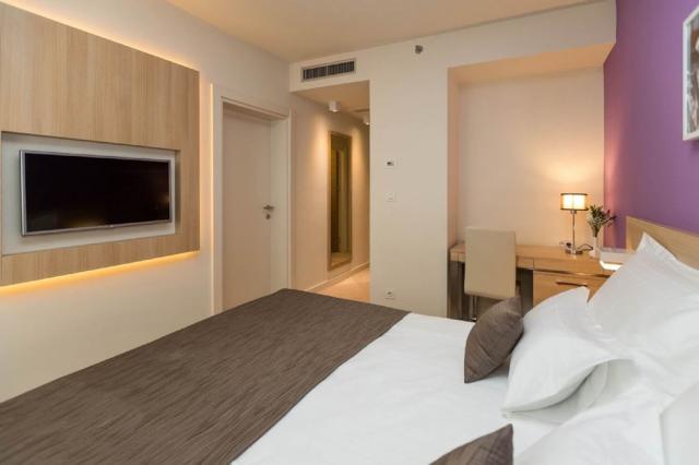 Crikvenica hotel - dvoulůžkový pokoj Comfort, balkon mořská str