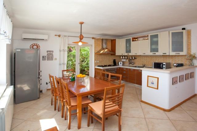Lukrecia apartmány - Supetar (ostrov Brač) -  - Chorvatsko