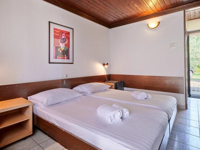 Koversada Park Camping Resort – pokoje (textilní část) - pokoj 