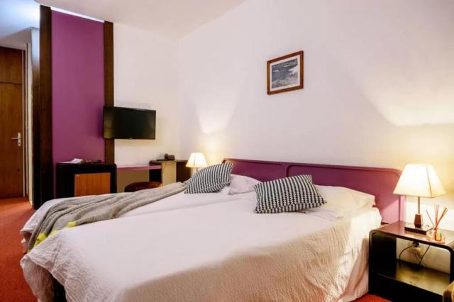 Biševo hotel - dvoulůžkový pokoj s balkonem, strana park - Komi