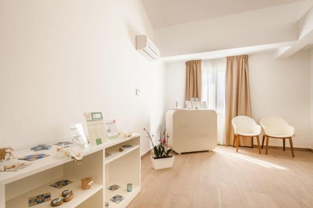 Borovnik hotel - Tisno -  - Chorvatsko