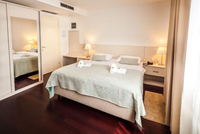 Borovnik hotel - Tisno -  - Chorvatsko