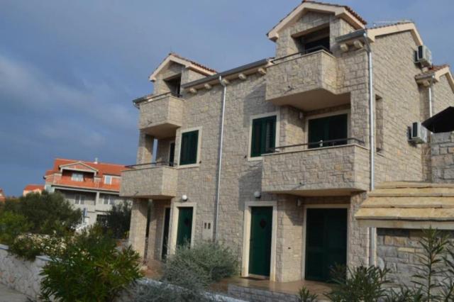 Trio vila - Srima (Vodice) -  - Chorvatsko