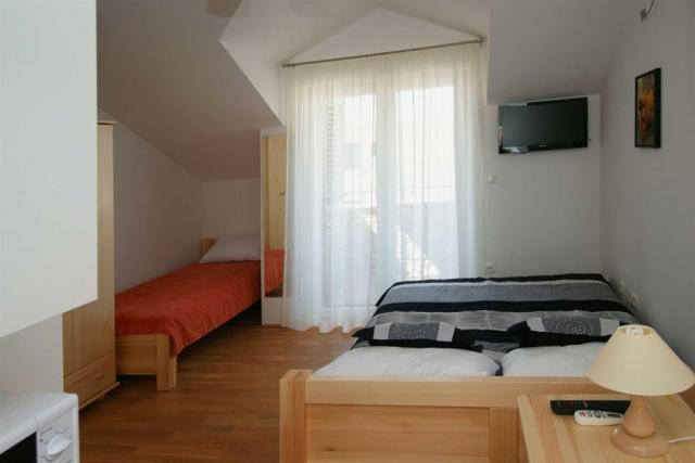 Trio vila - apartmán pro 3 osoby - Srima (Vodice) -  - Chorvats