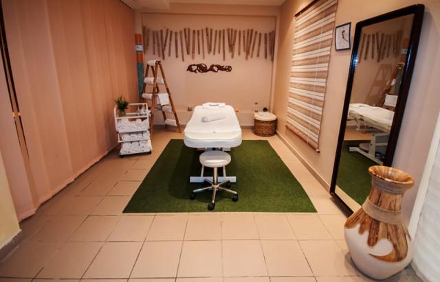 Božava Hotelový Komplex: Mirta rod. pokoje - wellness a fitness