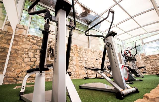 Božava Hotelový Komplex: Mirta rod. pokoje - wellness a fitness