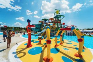 Kemp Kozarica - apartmány, karavany