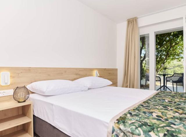 Colentum Resort Murter - dvoulůžkový pokoj s terasou - Murter (