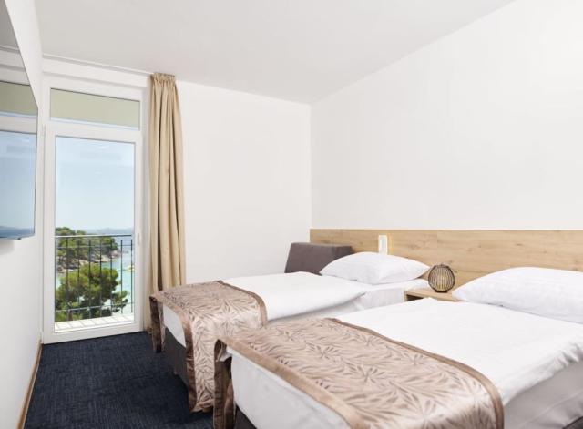 Colentum Resort Murter - dvoulůžkový pokoj s možností přistýlky