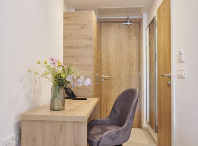 Colentum Resort Murter - dvoulůžkový pokoj s terasou, pohled mo