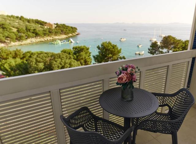 Colentum Resort Murter - dvoulůžkový pokoj s možností přistýlky