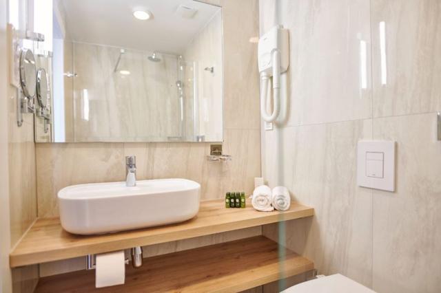 Colentum Resort Murter - dvoulůžkový pokoj s možností přistýlky
