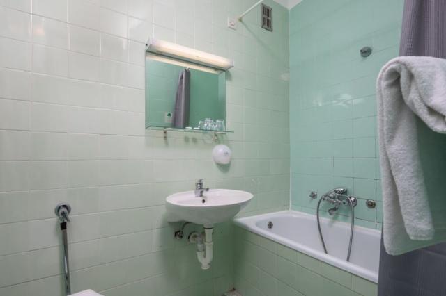 Uvala Scott hotel - dvoulůžkový pokoj s možností přistýlky, Com