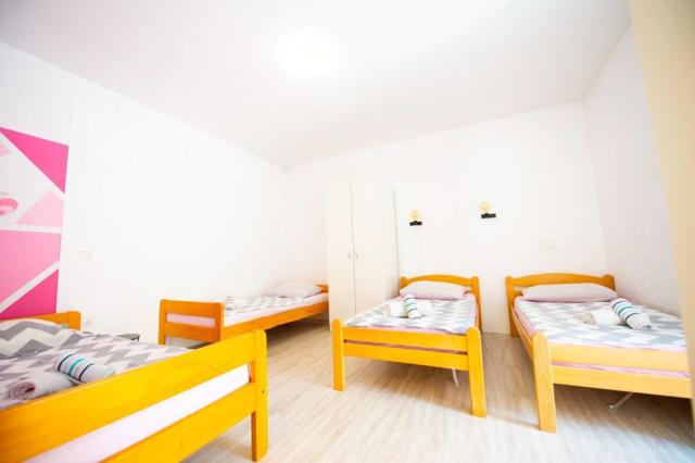 Claudia apartmány - apartmán pro 6 osob, přízemí - Novalja (ost