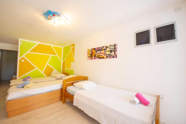 Claudia apartmány - apartmán pro 6 osob, 1. patro - Novalja (os