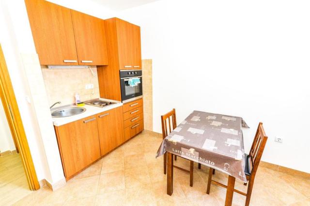 Leut apartmány - apartmán pro 2 osoby, přízemí - Novalja (ostro