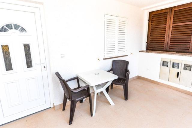 Leut apartmány - apartmán pro 2 osoby, přízemí - Novalja (ostro