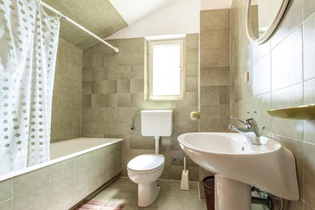 Perica apartmány - apartmán pro 5 osob se 2 ložnicemi, 3. patro