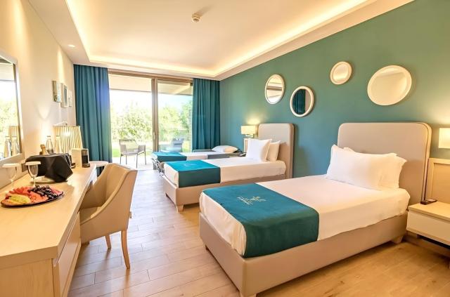 Almyros Beach Resort & Spa