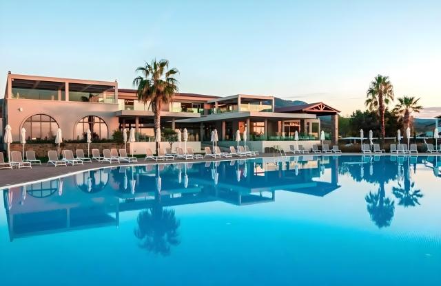 Almyros Beach Resort & Spa