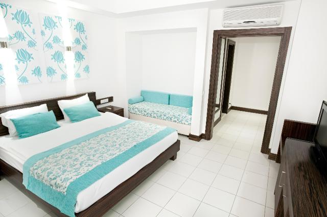 Aria Claros Beach