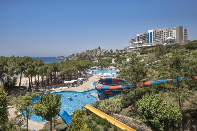 Aria Claros Beach