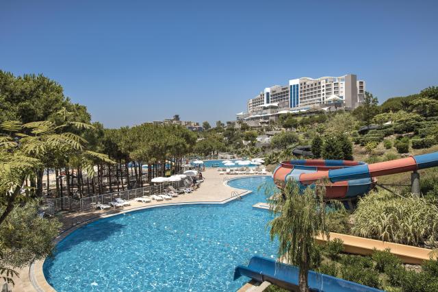 Aria Claros Beach