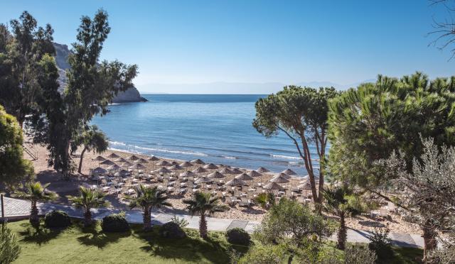 Aria Claros Beach