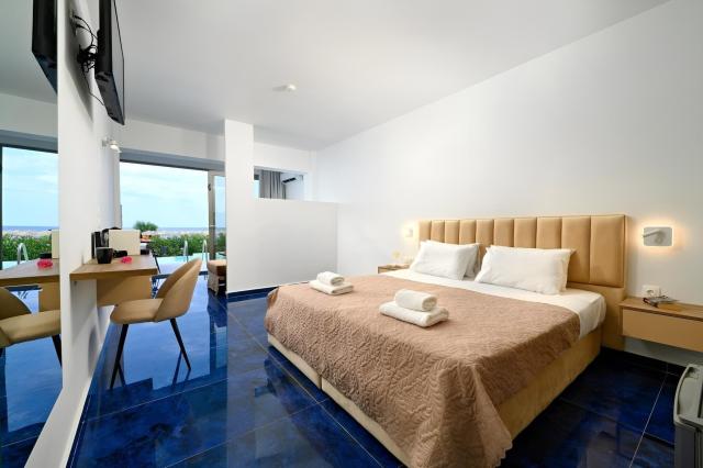 Ninos Grand Beach